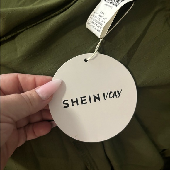 Dresses - Picture 7 of 15